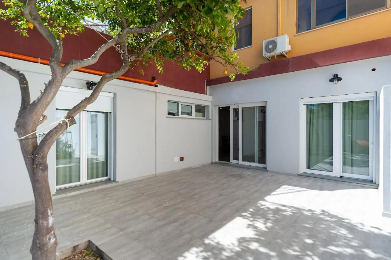 Guest house Lemon'S Apartment Elmas Italy
